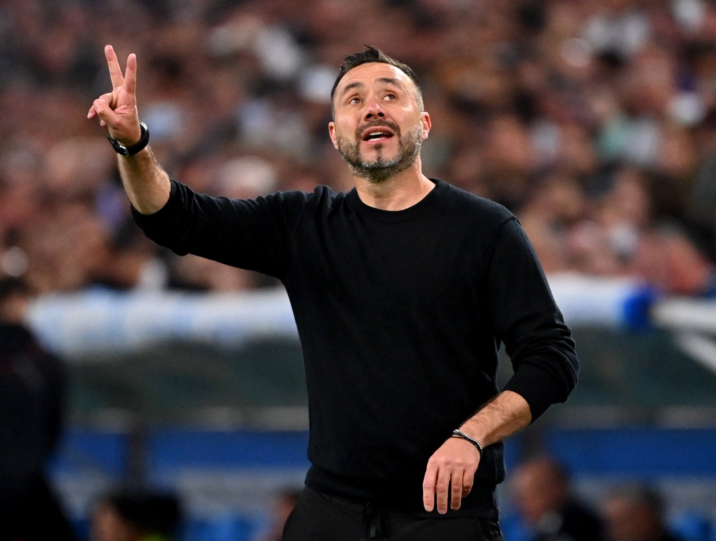 世界杯官网app下载最新版官方正版-前水晶宫老板:热刺竟靠德泽尔比救命,他在任何球队都待不过2年